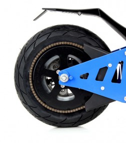 SXT300 Elektroroller / E-Scooter für Kinder 300W - 20 km/h in blau SXT300 Elektroroller / E-Scooter für Kinder 300W - 20 km/h in blau