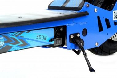 SXT300 Elektroroller / E-Scooter für Kinder 300W - 20 km/h in blau SXT300 Elektroroller / E-Scooter für Kinder 300W - 20 km/h in blau