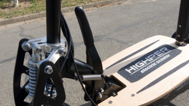 E-Scooter elektrischer Tretroller mit 1500 Watt - 48Volt - 40 km/h - 12 Zoll Reifen E-Scooter elektrischer Tretroller mit 1500 Watt - 48Volt - 40 km/h - 12 Zoll Reifen