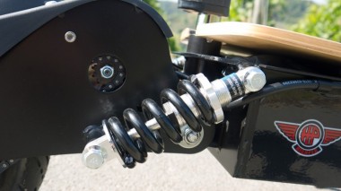 E-Scooter elektrischer Tretroller mit 1500 Watt - 48Volt - 40 km/h - 12 Zoll Reifen E-Scooter elektrischer Tretroller mit 1500 Watt - 48Volt - 40 km/h - 12 Zoll Reifen