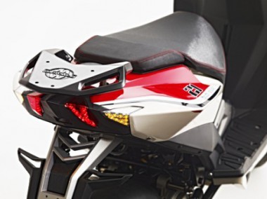 Motorroller 50cc Crogen RS - 2 Takt - 45 km/h von Motowell Motorroller 50cc Crogen RS - 2 Takt - 45 km/h von Motowell